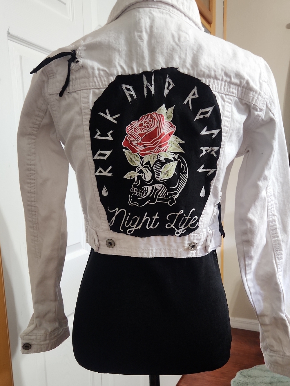 Rue21 White "Upcycled" Cropped Denim Jacket with Black Skull & Rose Back Patch.